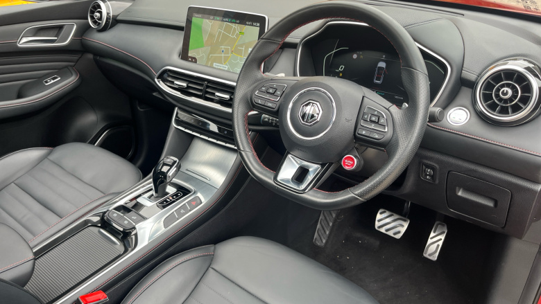 MG Hs 1.5 T-GDI Exclusive 5dr DCT Petrol Hatchback